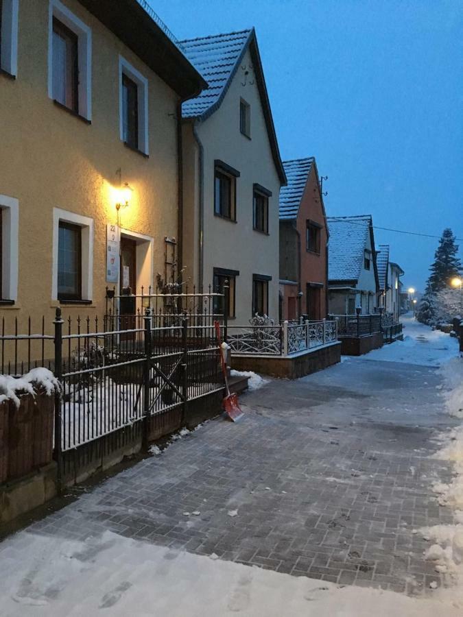 Radler Pension Wettin Esterno foto